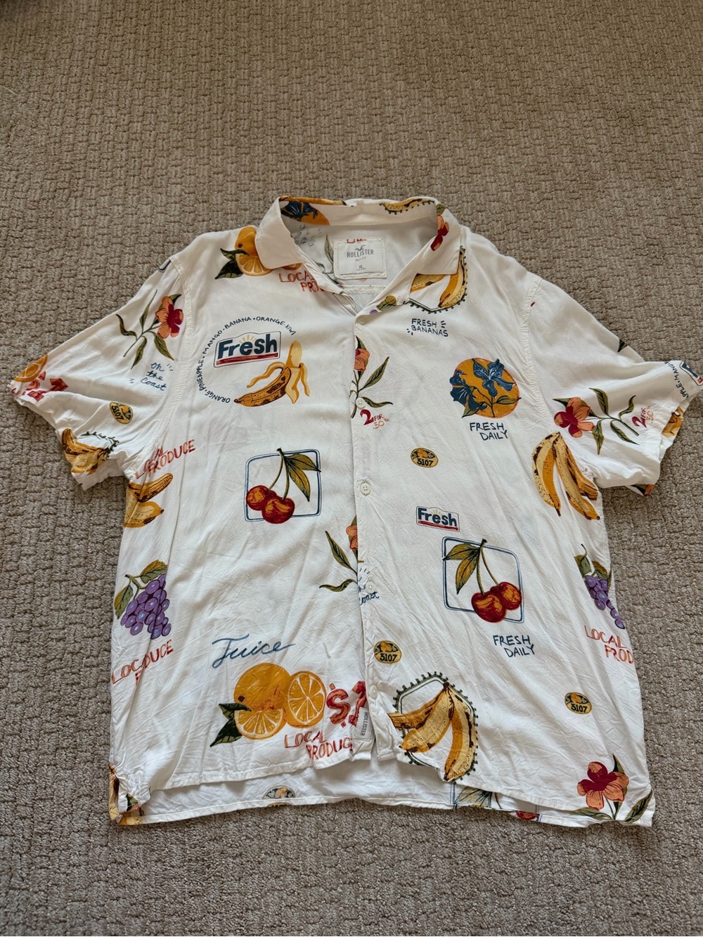 Men's Hollister White Fruit-Print Short Sleeve Shirt